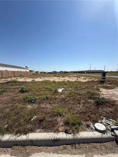 000 Brownjay St, Weslaco, TX 78596
