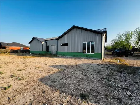 527 E 2nd St, Sullivan City, TX 78595