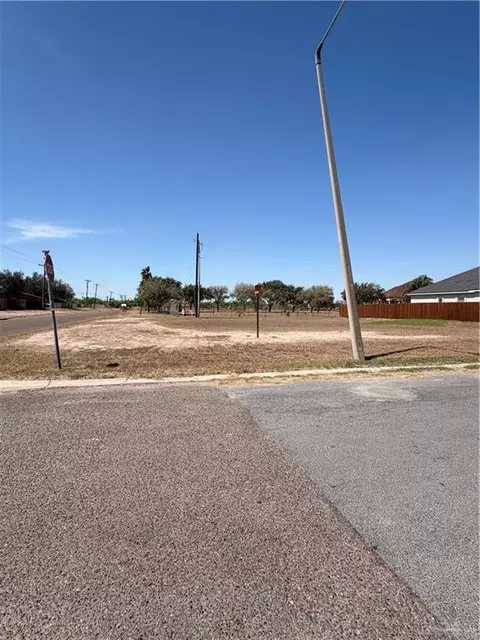 915 Franco Dr, Mercedes, TX 78570