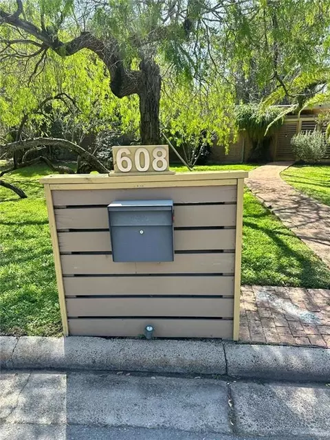 608 N Mccoll Cir, Mcallen, TX 78501