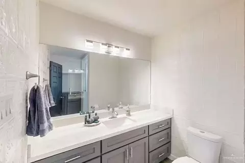 Bath - 2153 El Rancho Rd, Mcallen, TX 78503 photo 2 of 2