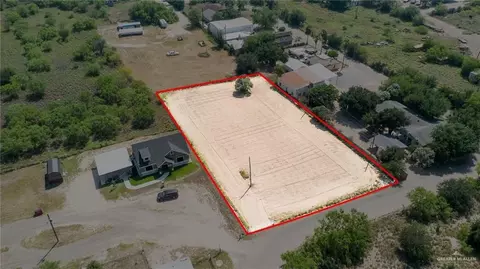 92 Los Barreras Ave, Rio Grande City, TX 78582