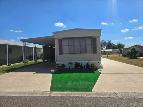 424 Las Fuentes Dr, Alamo, TX 78516