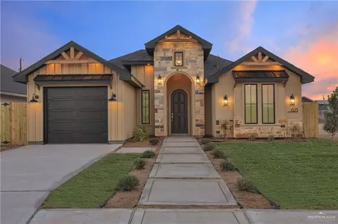 1323 S 9th St, Alamo, TX 78516