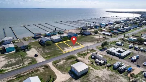 508 Bayshore Dr, Port Mansfield, TX 78598