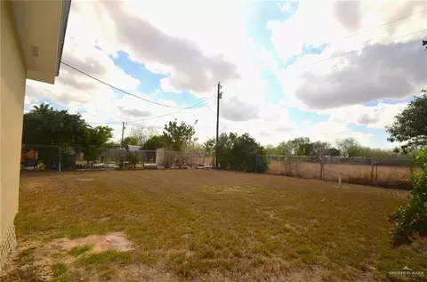 Exterior - 2513 Walker Rd, Donna, TX 78537 photo 7 of 10