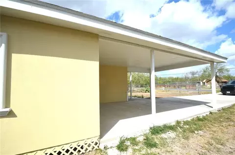 Exterior - 2513 Walker Rd, Donna, TX 78537 photo 4 of 10