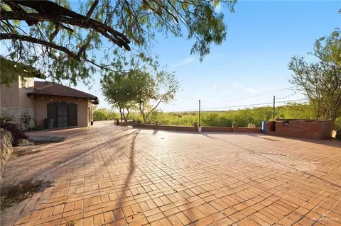 44 N San Julian Rd, Roma, TX 78584