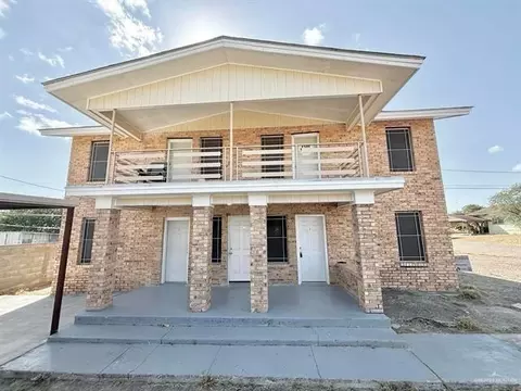 1109 Jackson St, Zapata, TX 78076