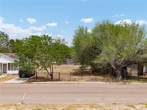305 W Loeb St, Edinburg, TX 78541