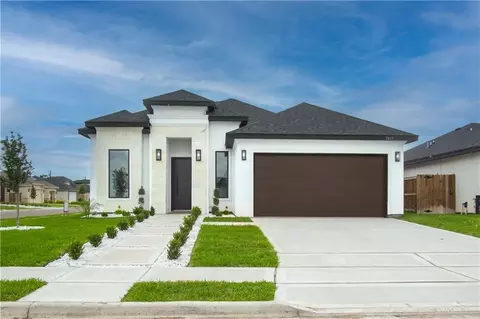 1015 E Pecan St, Alton, TX 78573