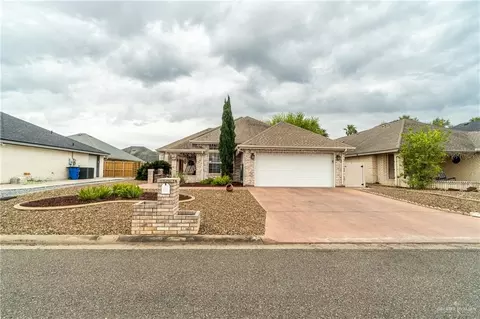 713 Lake View Dr, Mission, TX 78572