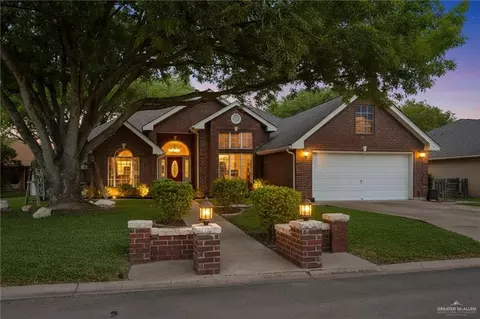 421 Savannah Dr, Pharr, TX 78577