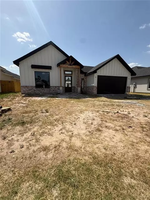 504 La Laguna Rd, Mission, TX 78572