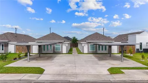 1317 S Xanthia St, Alton, TX 78573