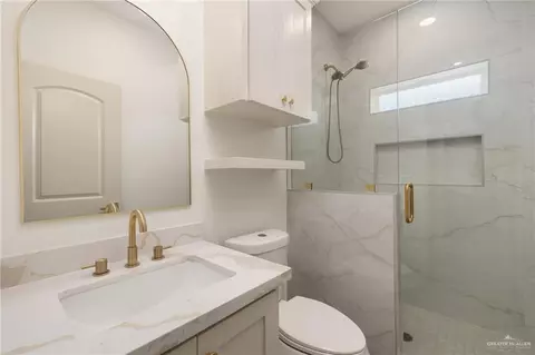 Bath - 2808 E Sabinal Ave, Hidalgo, TX 78557 photo 1 of 3