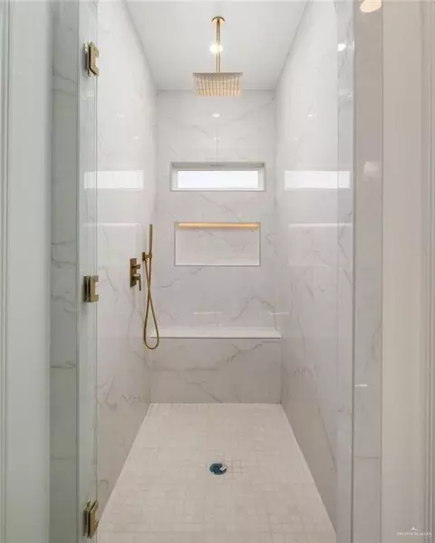 Bath - 2808 E Sabinal Ave, Hidalgo, TX 78557 photo 3 of 3