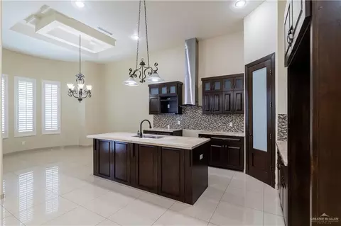 Kitchen - 5000 Maple Ave, Mcallen, TX 78501 photo 2 of 3