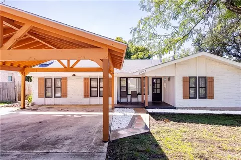 1003 Temple Dr, Kerrville, TX 78028