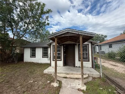 815 Extrumberto Solis Rd, Elsa, TX 78543
