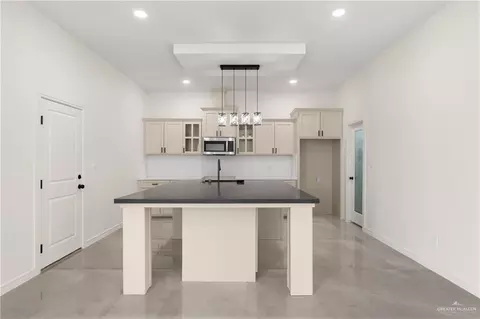 Kitchen - 10209 Espada Dr, Edinburg, TX 78541 photo 1 of 3