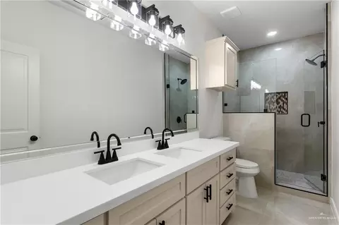 Bath - 10209 Espada Dr, Edinburg, TX 78541 photo 1 of 3