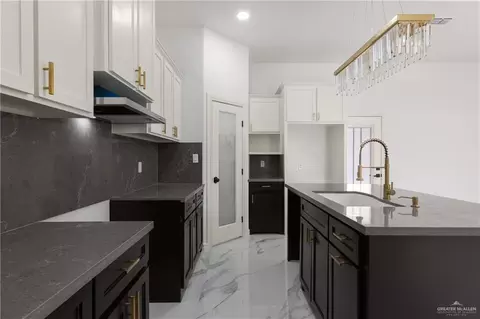 Kitchen - 10113 Espada Dr, Edinburg, TX 78541 photo 3 of 3