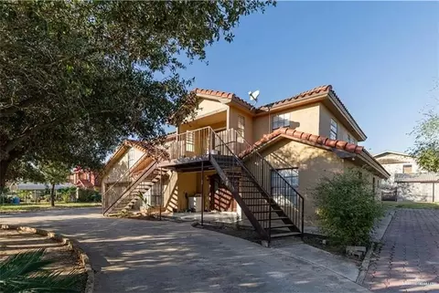 933 E 4th St, Roma, TX 78584