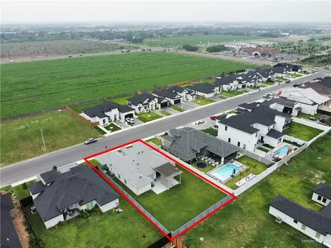 View/Area - 906 Bette St, Pharr, TX 78577 photo 1 of 7