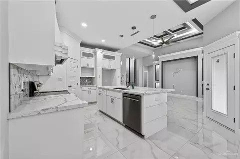 Entry Way - 906 Bette St, Pharr, TX 78577 photo 1 of 2