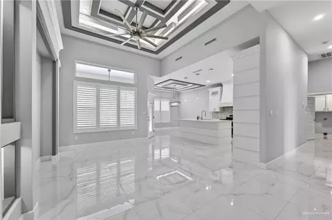 Living - 906 Bette St, Pharr, TX 78577 photo 4 of 4