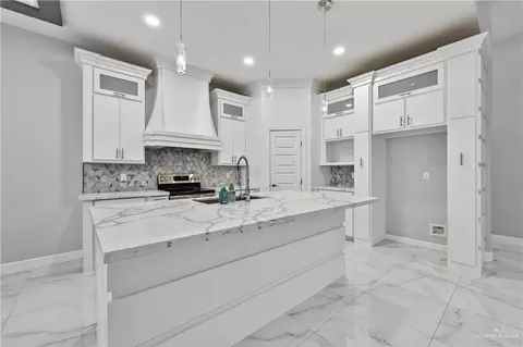 Kitchen - 906 Bette St, Pharr, TX 78577 photo 1 of 2