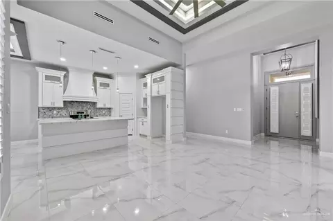 Entry Way - 906 Bette St, Pharr, TX 78577 photo 2 of 2