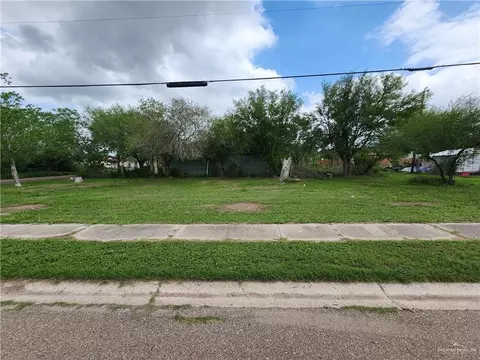 1054 N 1st St, Raymondville, TX 78580