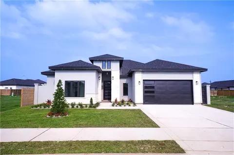 1700 Trophy Dr, Edinburg, TX 78542