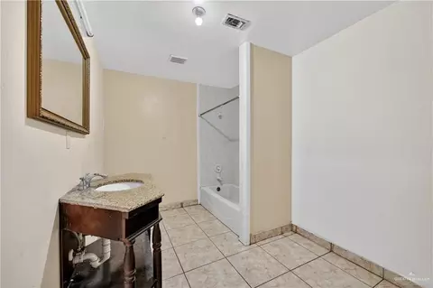 Bath - 2424 E Fm 2812, Edinburg, TX 78542 photo 2 of 4