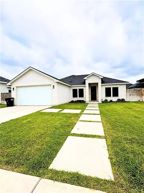 3300 E Bella Vista Ave, Alton, TX 78573