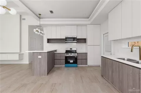 Kitchen - 1502 Samara Ave #2C, Pharr, TX 78577 photo 1 of 1