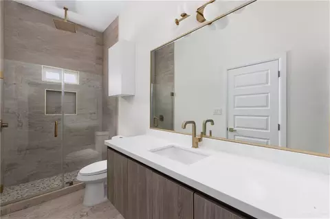 Bath - 1502 Samara Ave #2C, Pharr, TX 78577 photo 2 of 2