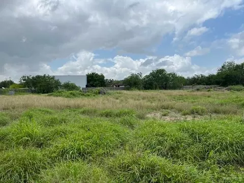 708 Monterrey Dr, Weslaco, TX 78599