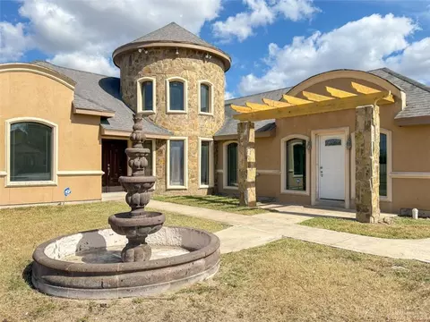 1332 Royal Palm St, Alamo, TX 78516