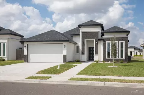 915 Pecan St, Alton, TX 78573