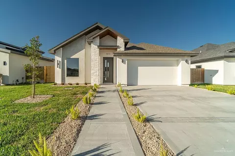 1013 E Costa Del Sol Ave, Edinburg, TX 78542
