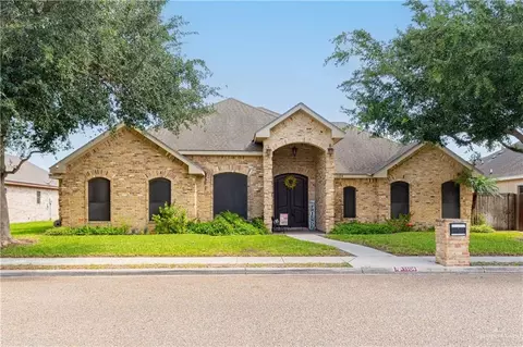 1104 N Regal Dr N, Pharr, TX 78577