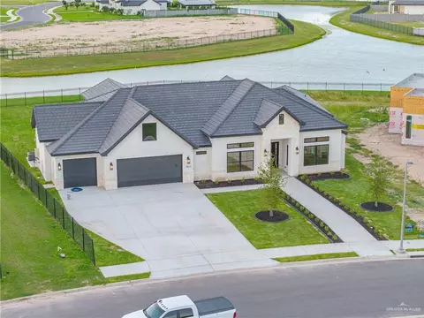 4820 Town Lake Dr, Mcallen, TX 78504