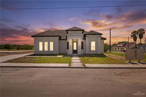 801 Falcon Dr, Rio Grande City, TX 78582