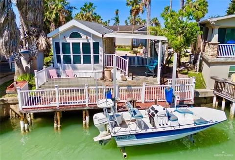 714 E Clam Cir, Port Isabel, TX 78578