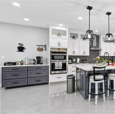 Kitchen - 463 Eldora Rd, Donna, TX 78537 photo 4 of 5