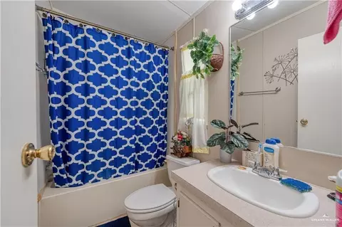Bath - 220 Delmita Rd, Delmita, TX 78536 photo 1 of 3