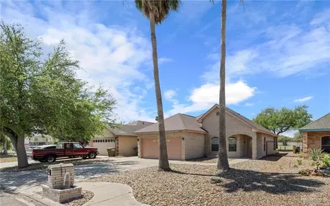 3019 N Kenyon Rd, Edinburg, TX 78542